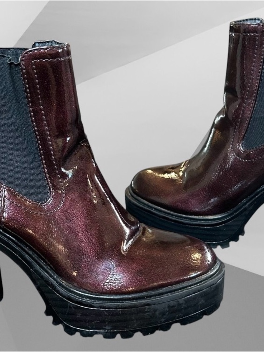 GBG Los Angeles Starfly Maroon Patent Platform Block Heel Chelsea Boots